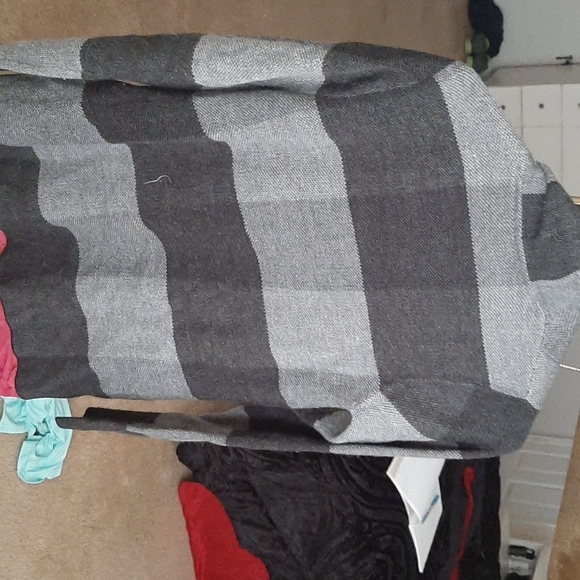 Sweater - Picture 2 of 3